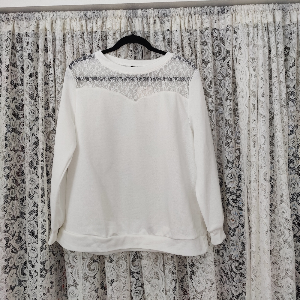 NWT Bloomchic white long sleeve top size 10